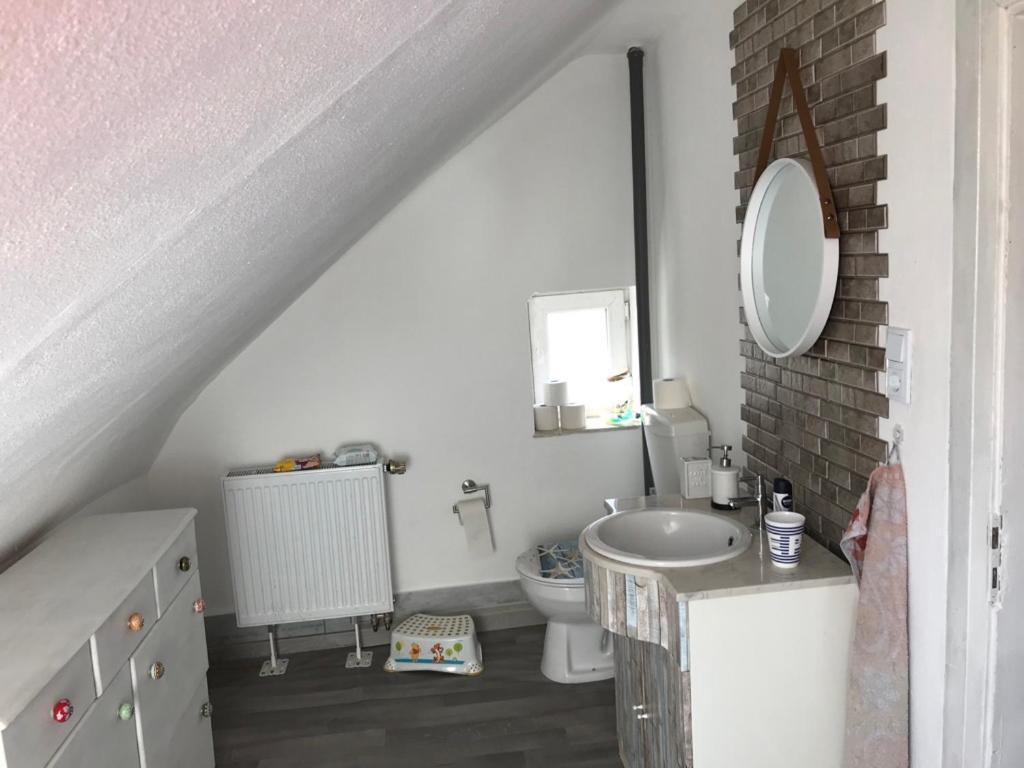 Ferienwohnung Im Einfamilienhaus, Automobil Und Robert Schumann Stadt Zwickau Exteriör bild
