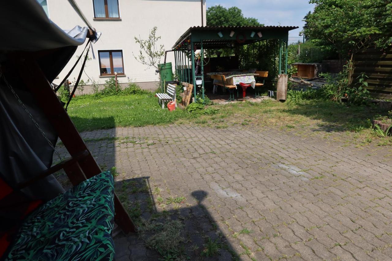 Ferienwohnung Im Einfamilienhaus, Automobil Und Robert Schumann Stadt Zwickau Exteriör bild