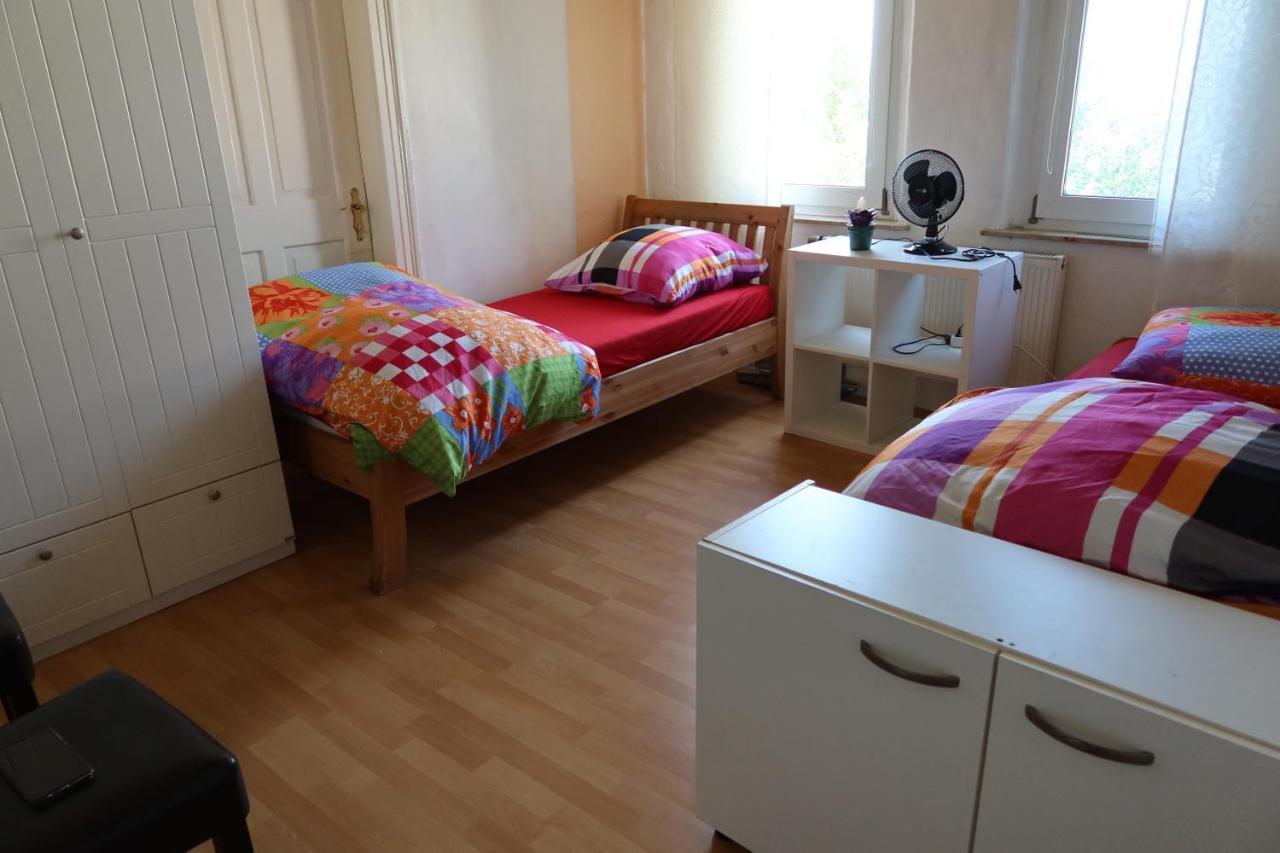 Ferienwohnung Im Einfamilienhaus, Automobil Und Robert Schumann Stadt Zwickau Exteriör bild
